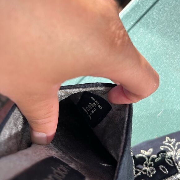 Anthropologie Laidback London Handmade Velvet Beaded Mules NWT - Picture 6 of 8